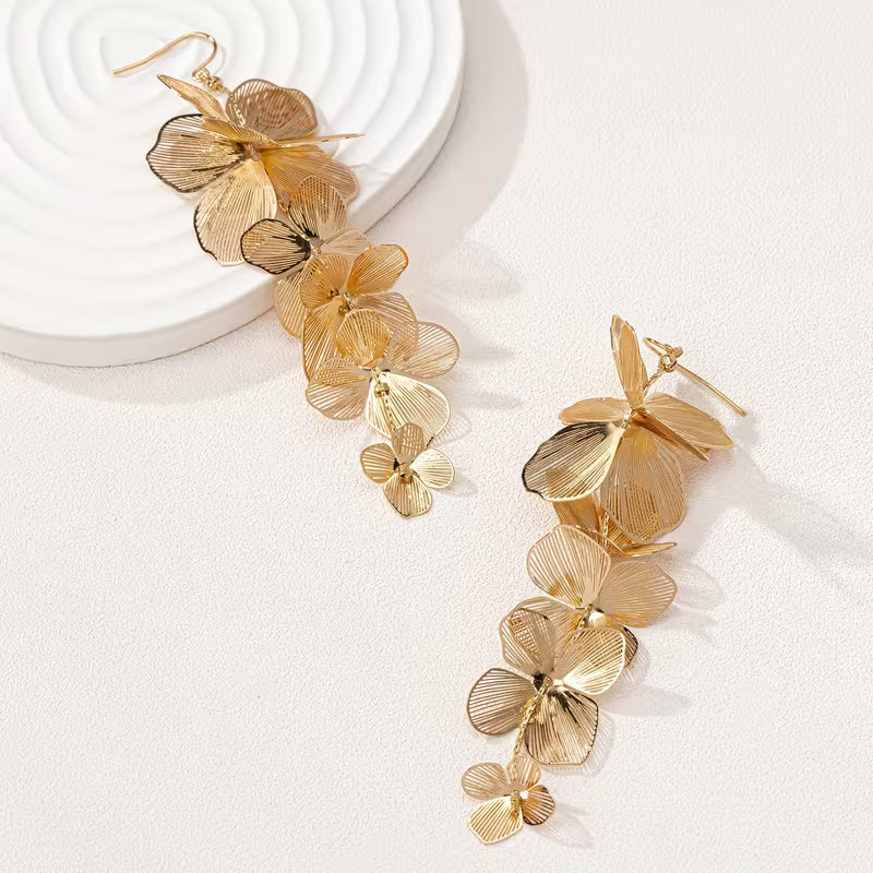 Golden Bloom Drop Çiçek Gold Küpe