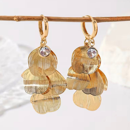 Golden Petal Glow Gold Yaprak Küpe